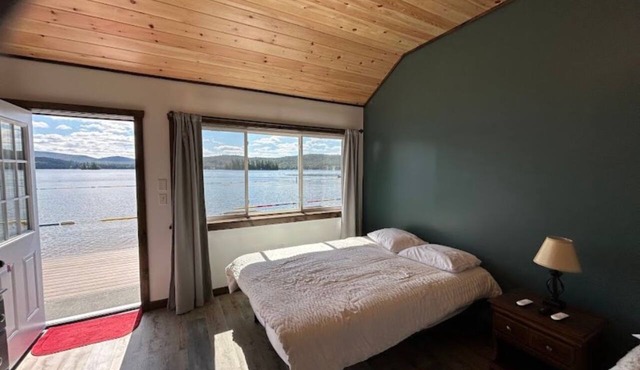 4th Lake Front Beachside Motel room at Eagle Bay Village in Eagle Bay