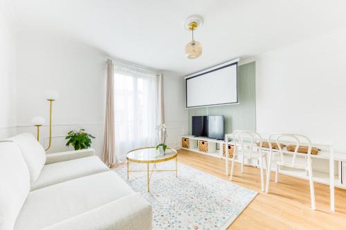 6 people RER A Disney-Paris video-projector Wifi in Le Perreux-Sur-Marne