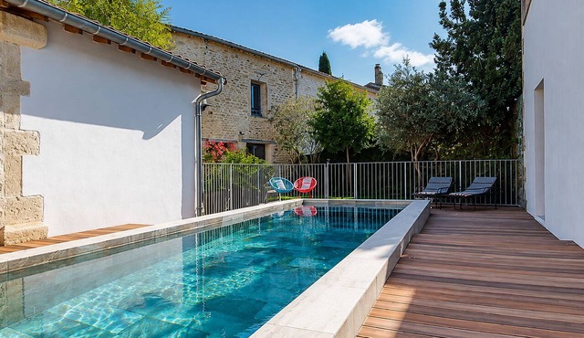 90-square-meter vacation rental with a private pool near Sommières in Junas