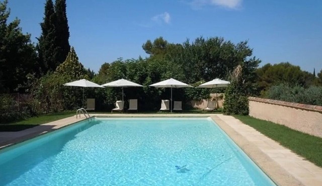 A charming 65 m² house with a very large pool