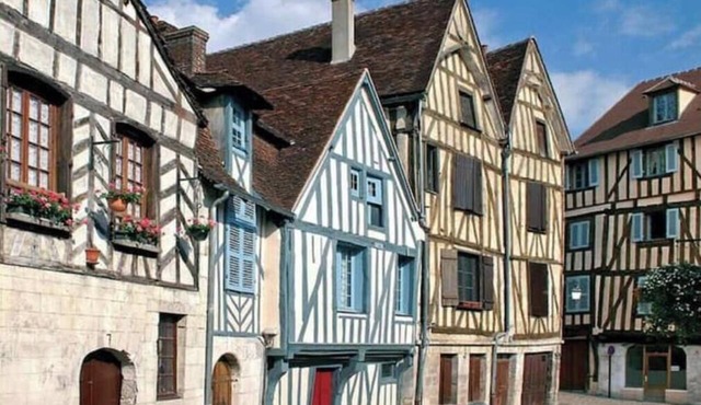 A charming house at the foot of Cure d'Arcy