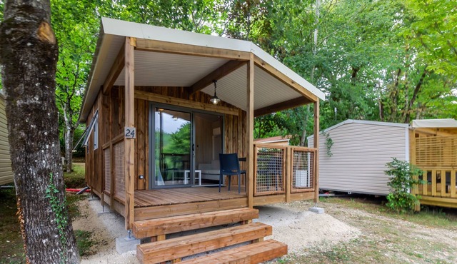 Air-conditioned Chalet with Pool & Fishing Ponds – Périgord Noir, near Sarlat
