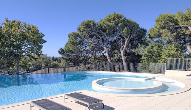 Allura Golf Appartement, au Coeur du Luberon, Belle Vue, Piscine