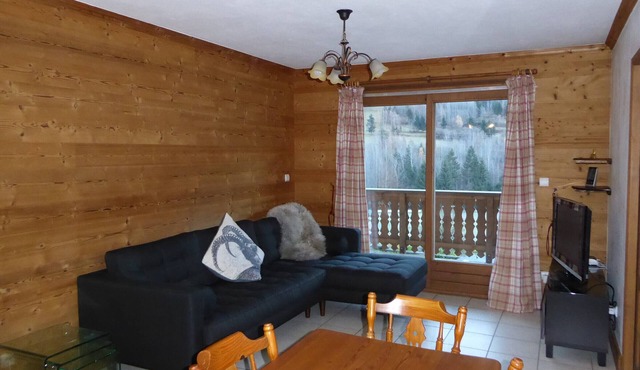 Alpine apartment with south balcony, near Courchevel