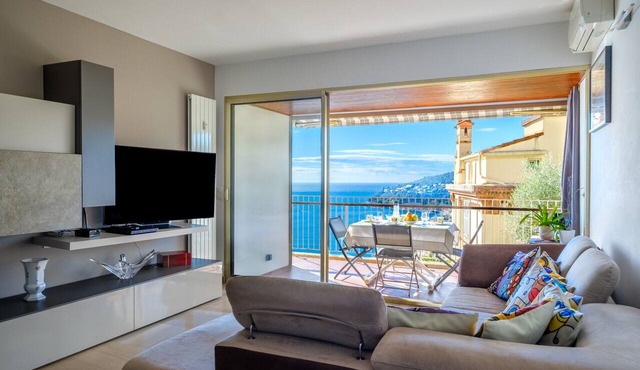 Apartment 'Résidence Le Clos Charmerade' with Sea View, Wi-Fi, and Air Conditioning