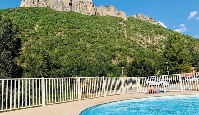 Apartment 'Le Dignois' with Shared Pool and Balcony