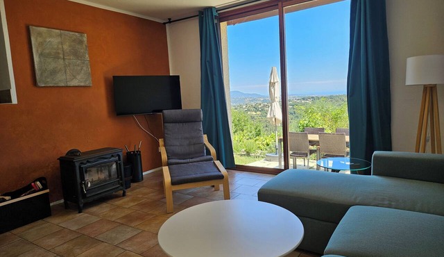 Apartment VUE MER on the Côte d'Azur with garden for 2 - 3 persons