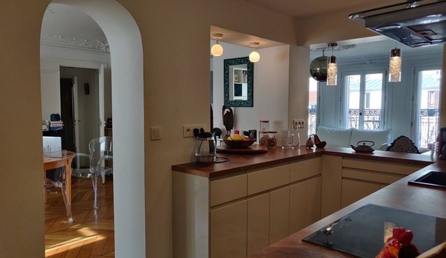 Appartement de Charme Dans le Quartier de "south Pigalle" Pour 4 Personnes