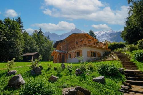 Apt La Creusettaz near Chamonix w/garden & parking - Happy Rentals
