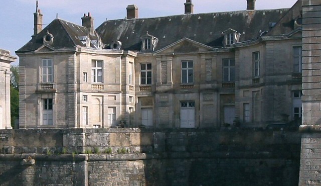 Atelier Jacques Coeur charming house****, outstanding gardens near Bourges in Lignières