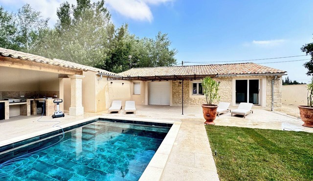 Authentic Provençal Mas 5 Bedrooms Pool Heart of the Luberon in Cavaillon
