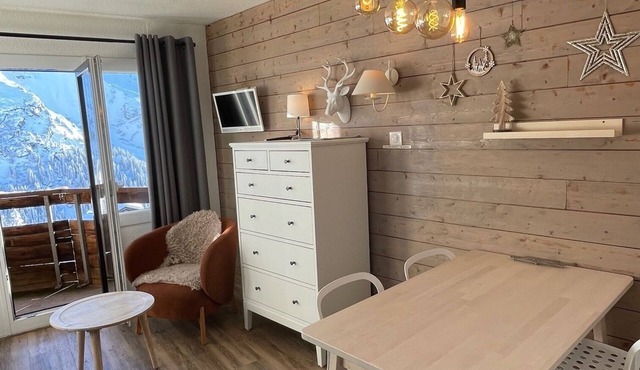 AVORIAZ, 6th floor, south-facing apartment for 4 people