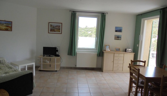Bastidon for rent facing Mont Ventoux, shared swimming pool
