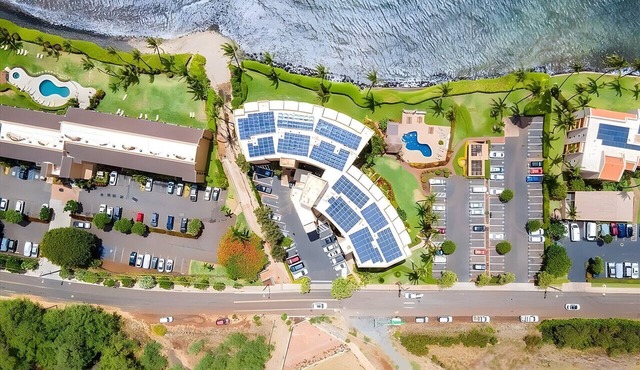 Beachfront 4BR, 2 Condos for 12 in Maalaea! in Wailuku