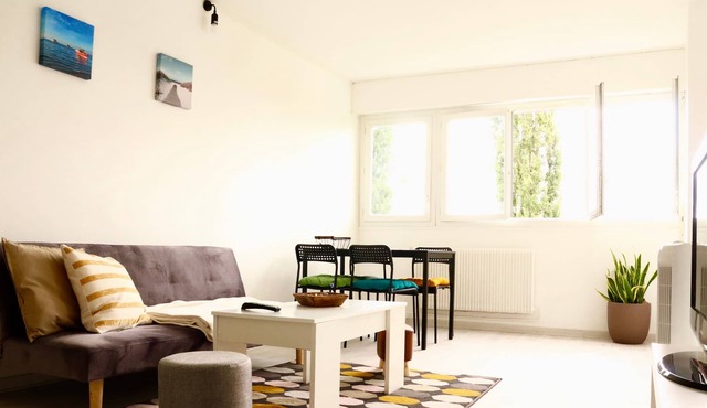 beautiful apartment residential area, free parking