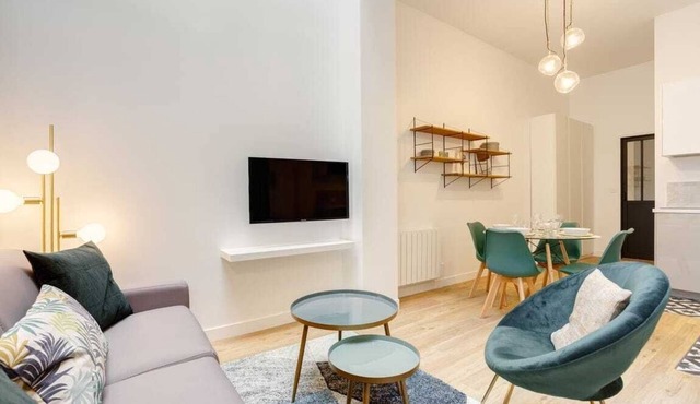 Beautiful flat near the Eiffel Tower in Paris