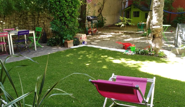 Bel Appartement en Ville Avec Grand Jardin Privé et Très Bien Situé