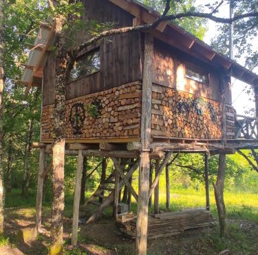 Cabane perchée in Mongauzy