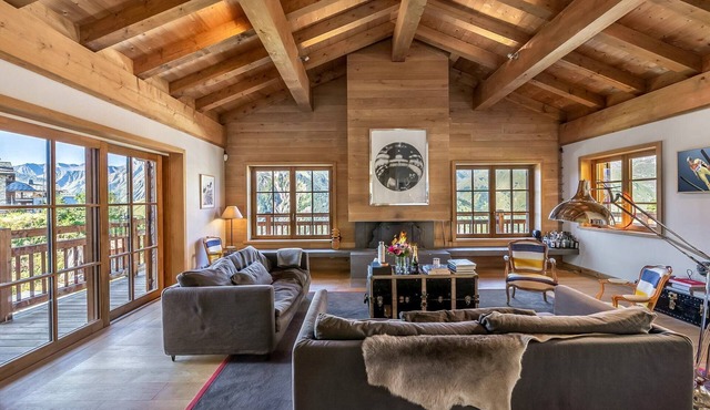 Chalet Stable - Six Bedroom Chalet, Sleeps 12