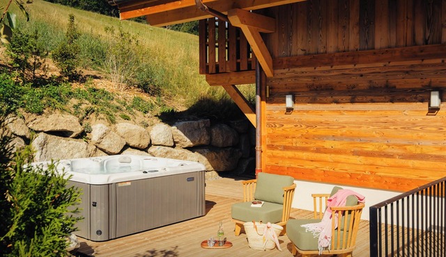 Chalet Galata -Luxury holidays for 12 with sauna and hot tub - OVO Network