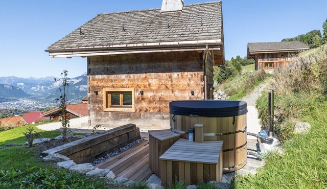Chalet “Mazot De La Pointe Percée” with Balcony