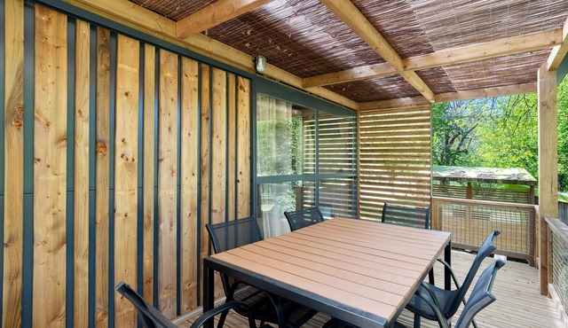 Chalet 'Morea 5 Personnes' with Shared Pool, Wi-Fi and Air Conditioning
