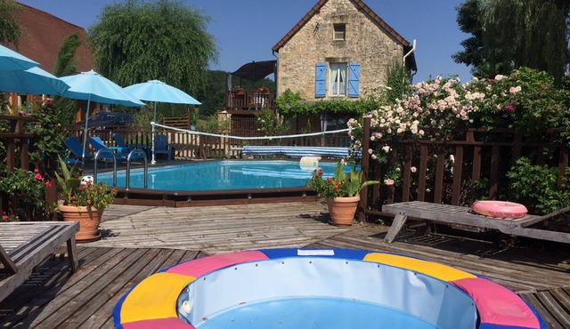 Characterful barn conversion with pool and peaceful countryside location