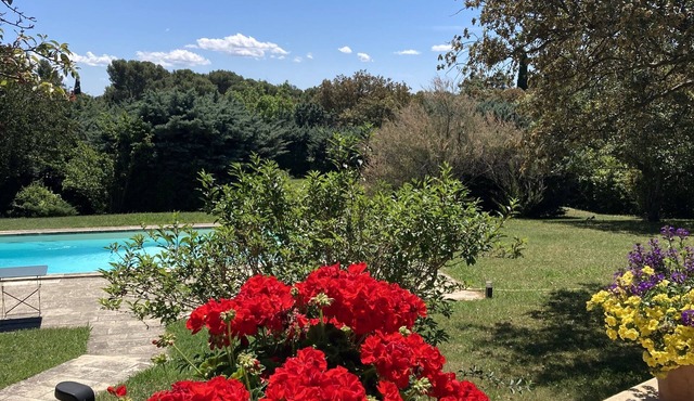 Charm and calm in the Ste Victoire area, 5 minutes from Aix en Provence