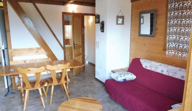 Charming 3-Room Apartment in Crest-Voland - Ski-in/Ski-out, Garage, Sleeps 6