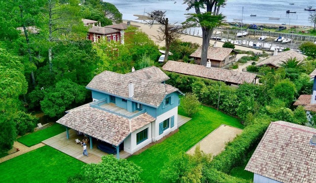 Charming 5-bedroom villa with swimming pool, 40 m from the Bay of Arcachon