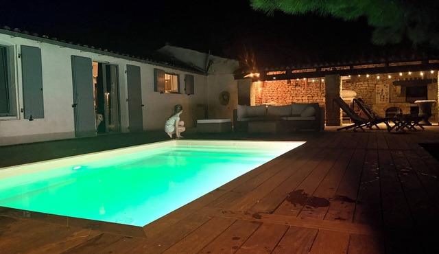 Charming House with Heated Pool – Sleeps 6 – Domino, St Georges d'Oléron