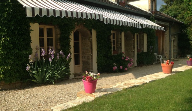 Charming house in the countryside at the gates of DIJON in Fleurey-Sur-Ouche