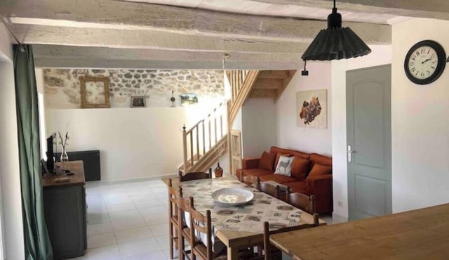 Charming house between vineyards and estuary