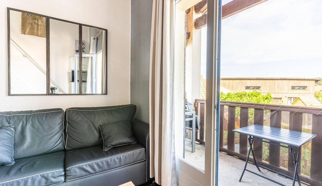 Charming Mezzanine Studio with Private Terrace and Balcony