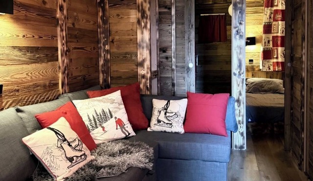 Cosy Ski in/Ski out apartment in Courchevel 1550 in Courchevel