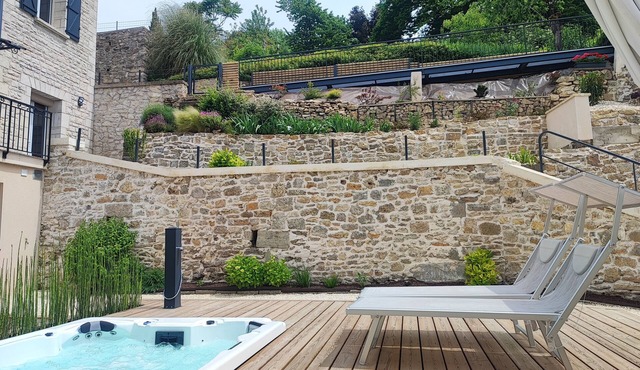 Cottage in Dordogne in picturesque town close to the Valley de l'Homme Lascaux