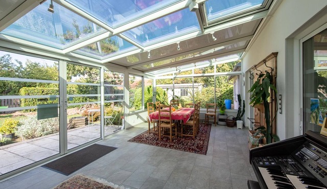 Country house with garden, spacious rooms