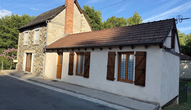 Country House (Motorcyclists Welcome) 50 m from the Dordogne River