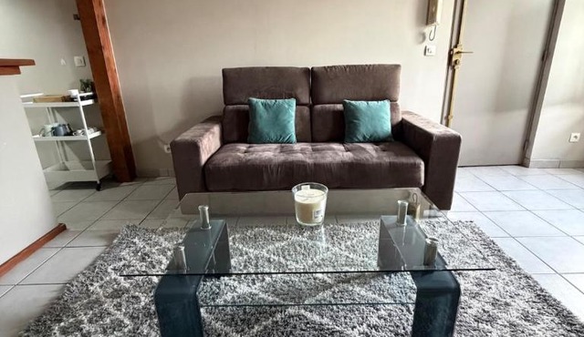 Cozy 1-bedroom apartment 2 minutes from Stalingrad Private parking