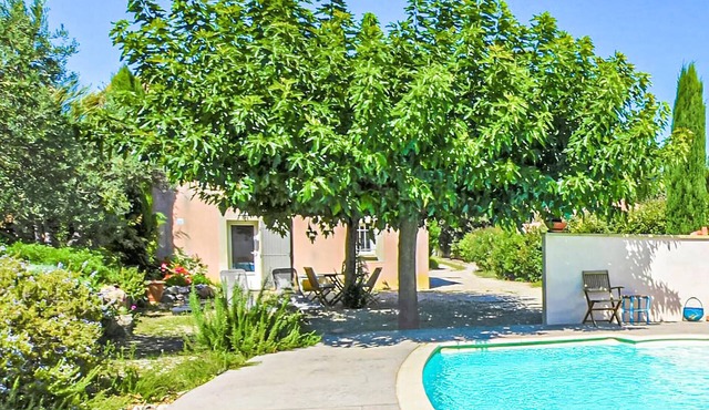Cozy apartment in Caumont-sur-Durance