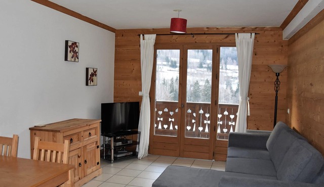 Cozy apartment with south balcony in Bozel