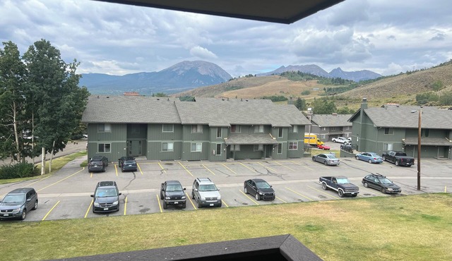 Cozy Dillon Condo with Pool, Hot Tub & Year-Round Recreation — Dog Friendly in Dillon