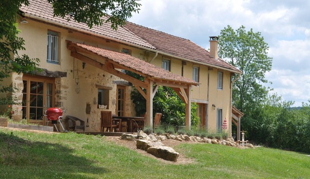 Dordogne exclusive 5 bed gite | Heated pool 4acres near Sarlat Domme | Sleeps 10