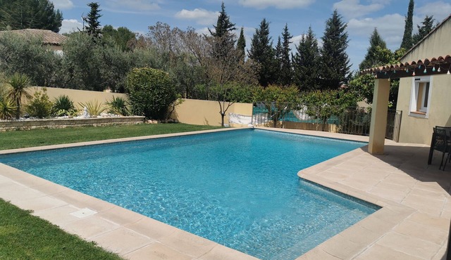 Family villa with large saltwater pool near Aix-en-Provence - 8 pers