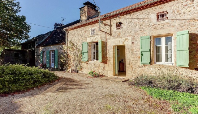 Forest Hideaway in Saint-Caprais