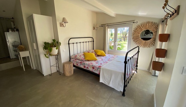 Gîte "le Loriot" Dans une Propriété en Pleine Campagne in junas