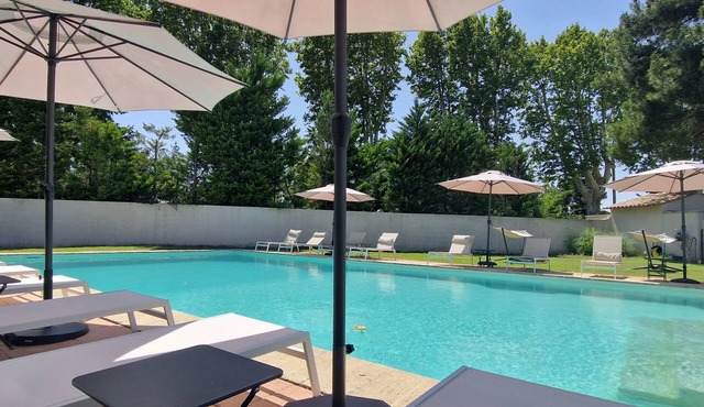 Gîtes de Groupe Pour 22 p/Magnifique Mas Provençal Proche Isle sur la Sorgue