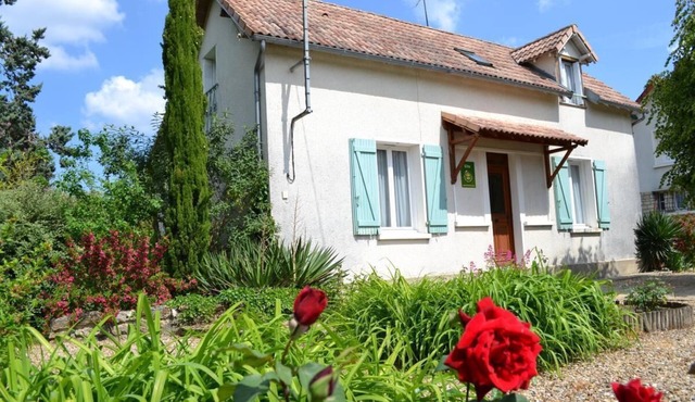 GITE DE M'et Mme AUGUSTE in VOUNEUIL-SUR-VIENNE