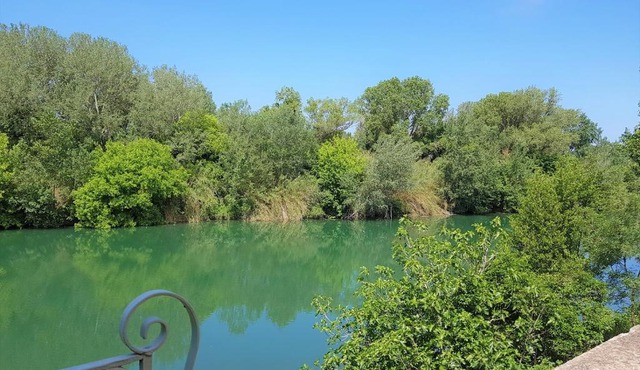 Gite face à la rivière -proche du pont du Gard-