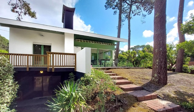 Gorgeous home in Lege-Cap-Ferret with WiFi